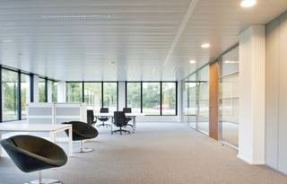 Ontdek deze instapklare kantoren op Posthoflei 10 in Berchem. De locatie is uitstekend bereikbaar met de wagen en het openbaar vervoer. Dankzij...