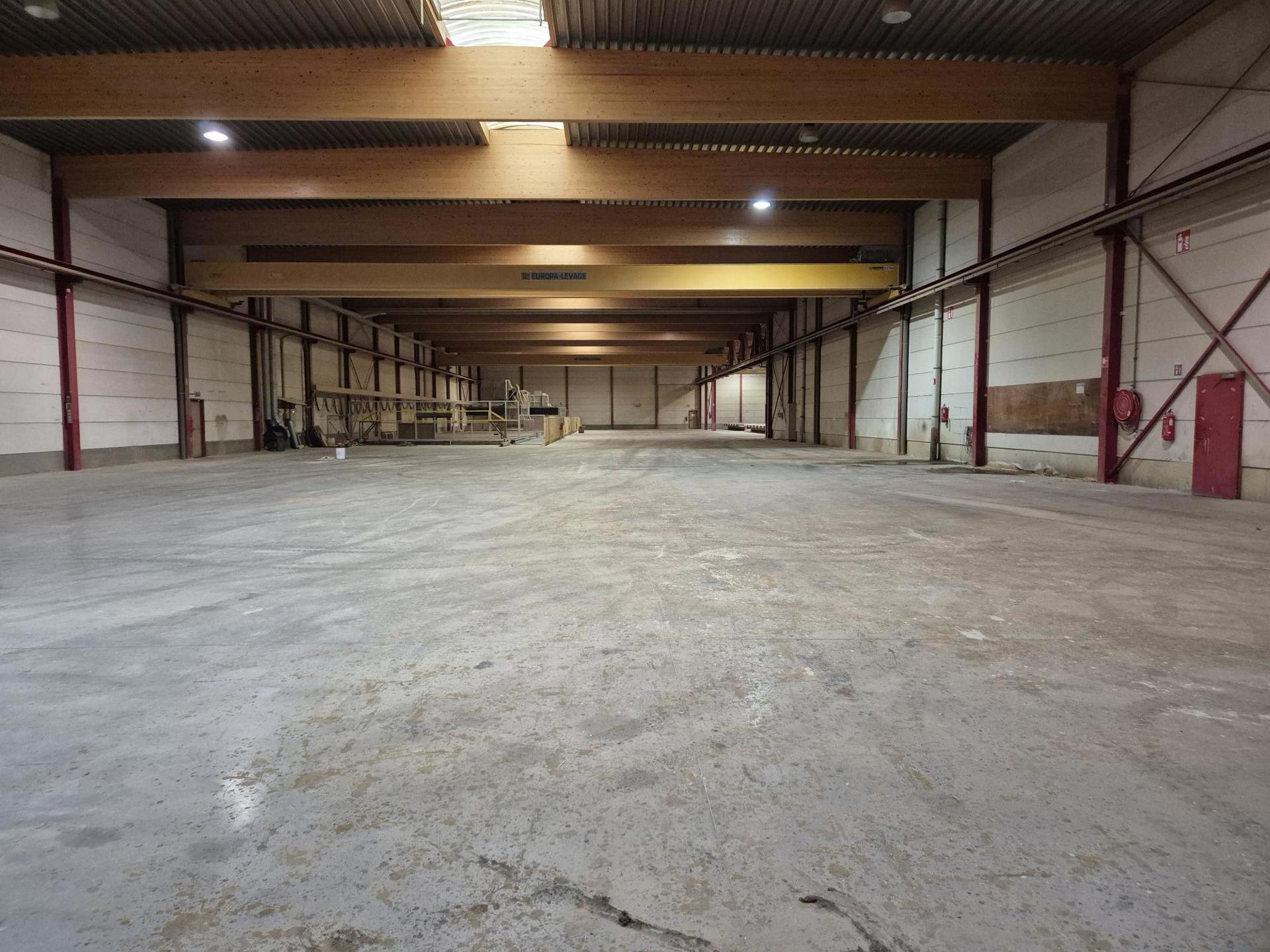 Schitterend, ideaal uitgerust, deelbaar industrieel gebouw te koop in Marche-en-Famenne - foto 3