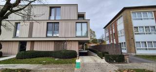 2 garageboxen te koop in recente residentie. Ondergronds parkeren met een makkelijke inrit en veel manoeuvreer ruimte. De boxen hebben...