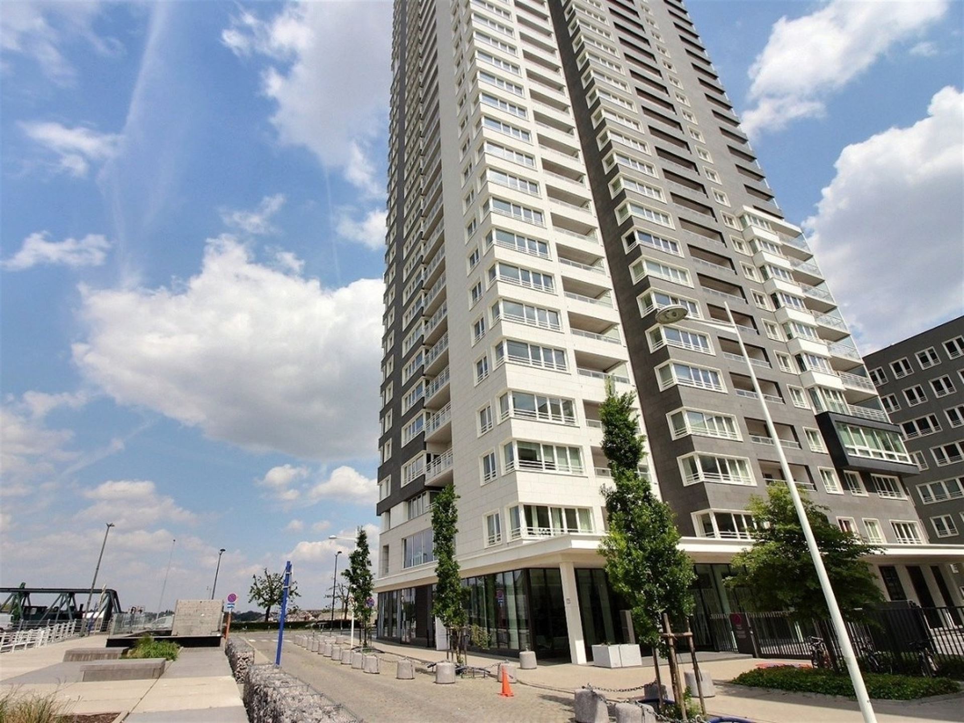 Bel appartement meublé et moderne de 2CH avec terrasse - Quai des Péniches - photo 1
