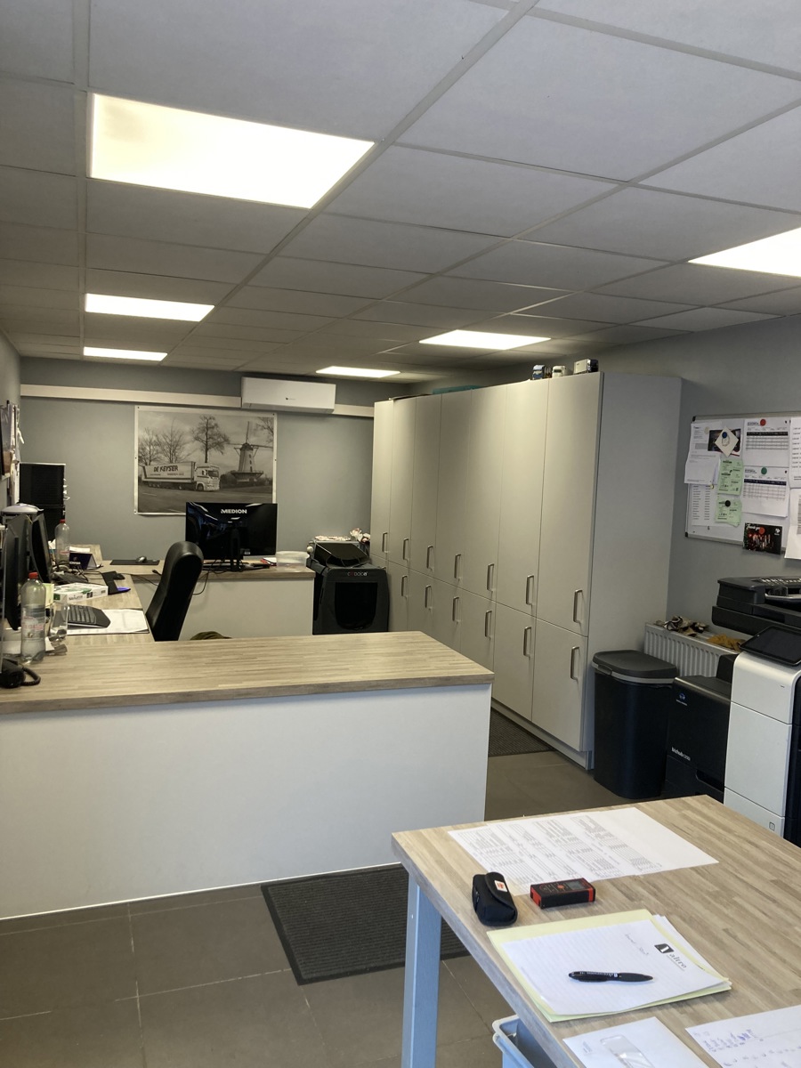 Commercial à louer à Lede - photo 4