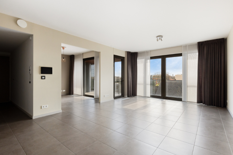 Ruime serviceflat met 1 slaapkamer (100 m²) voor eigen gebruik of als investering - foto 5