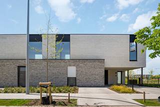 Energiezuinige woning aan 't Park (lot 121B). Ontdek deze moderne koppelwoning in ons woonproject 't Park in Tielt met een open leefruimte,...