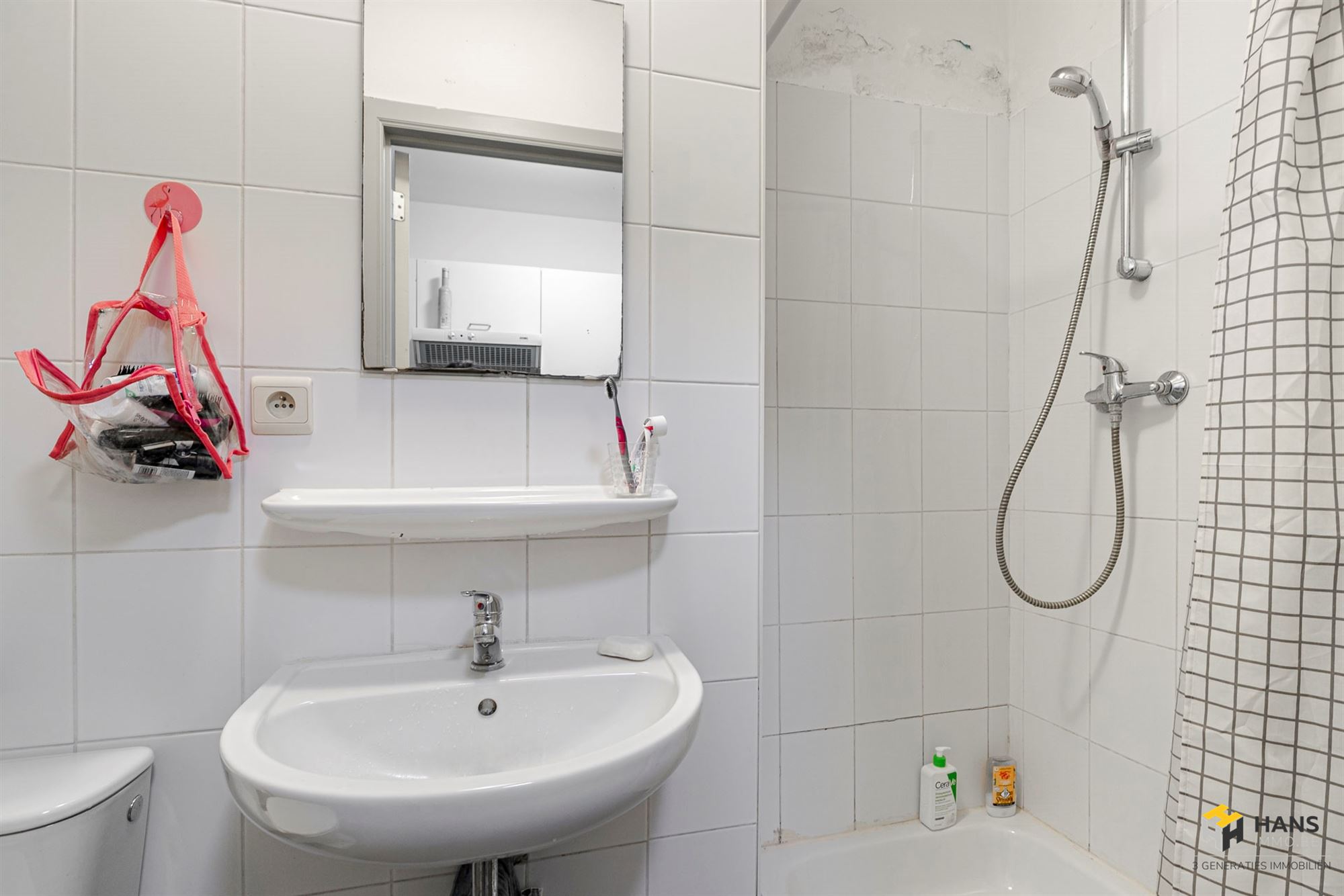 Instapklare studentenkamer (25 m²) op topligging in hartje Antwerpen (2000). - foto 5