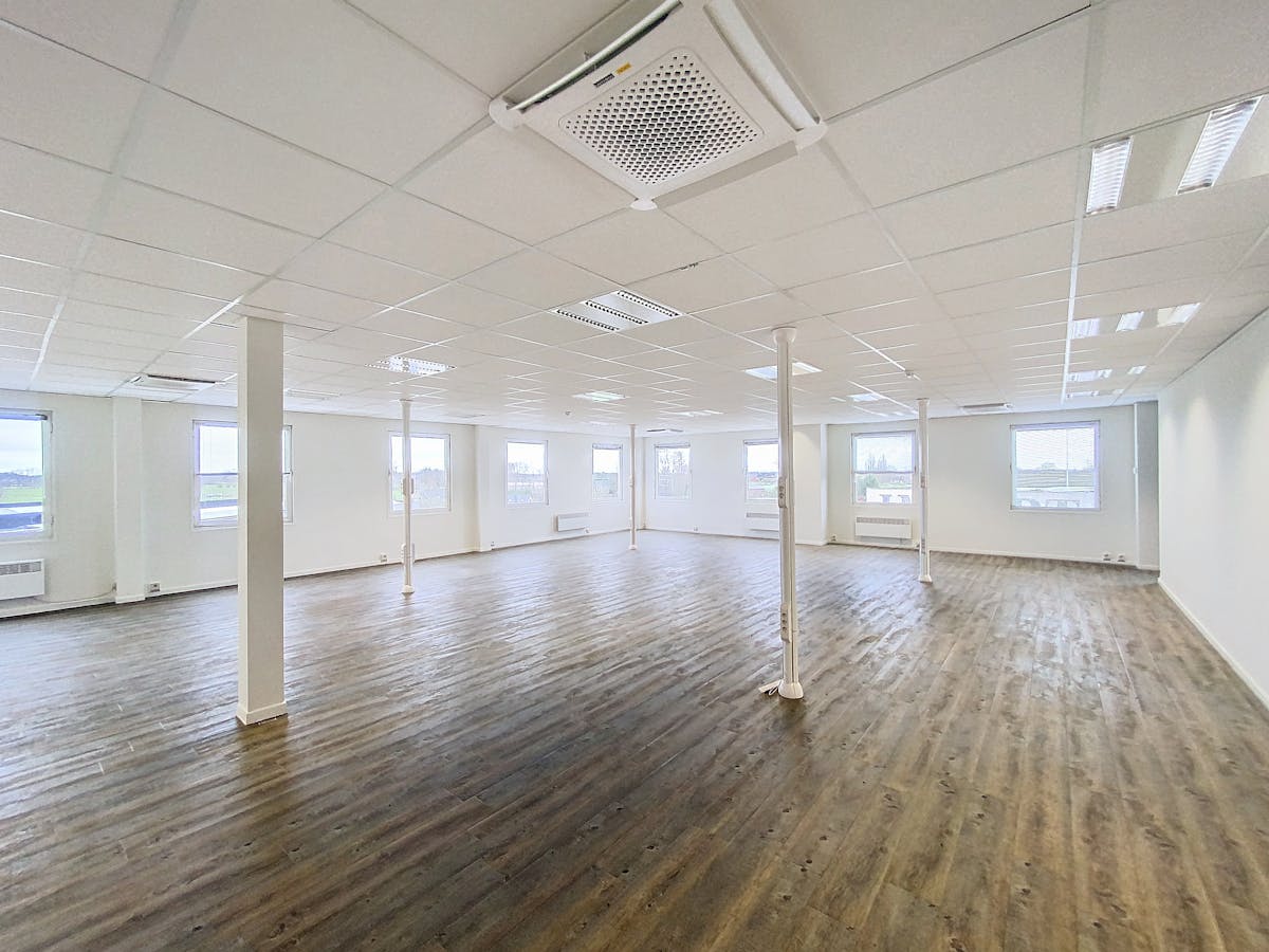 Kantoren (180 - 398 m²) vlakbij E40 te Drongen - foto 1
