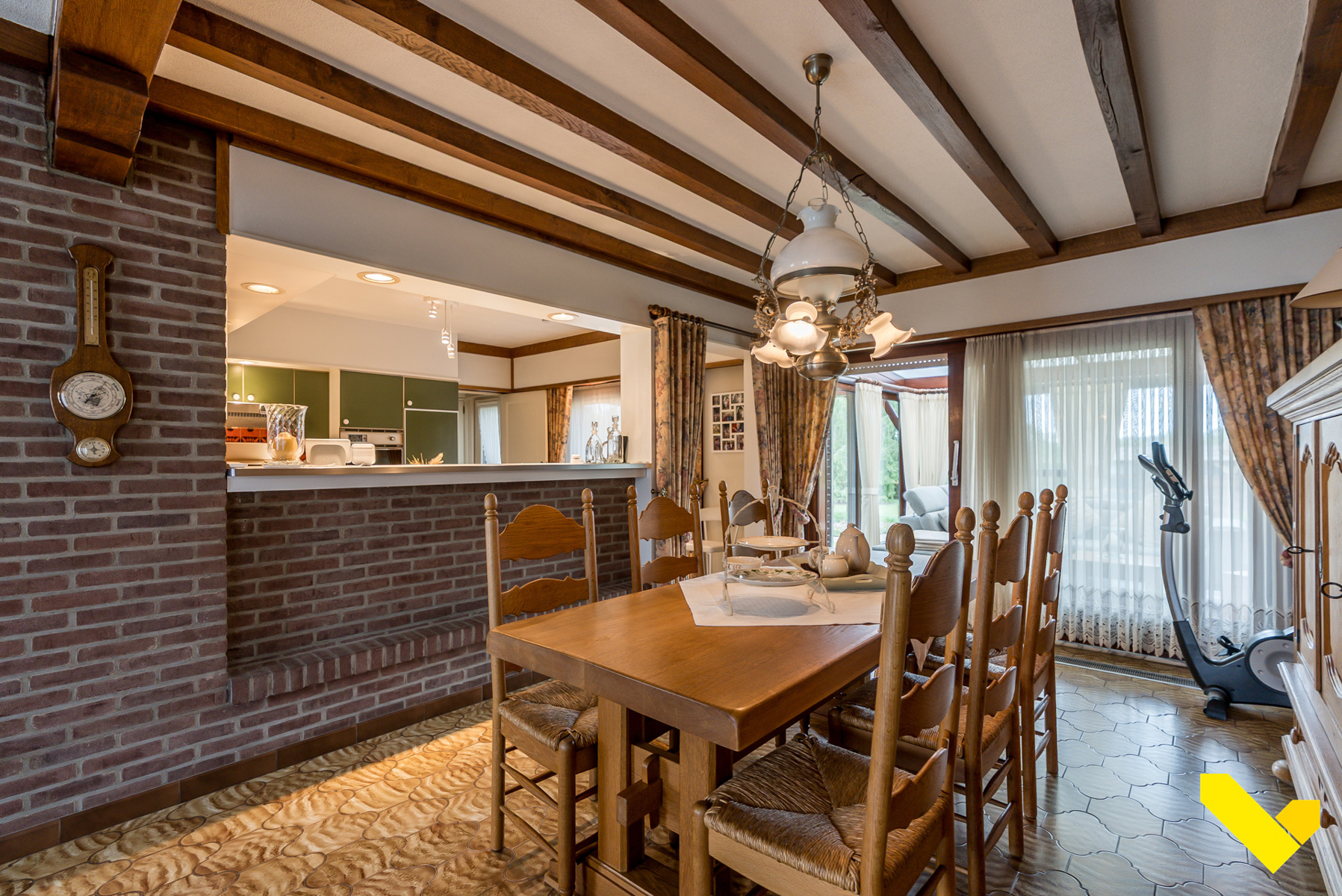 Prachtige gelijkvloerse villa met ruim aangelegde tuin. - foto 4