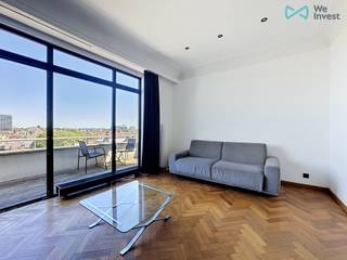 Tél : 0456 87 27 16 / E-mail : juliana.t@weinvest.be<br /><br />We Invest stelt u met genoegen deze studio voor, ideaal gelegen op Waterloosesteenweg 363B in Ma Campagne, Elsene.<br /><br />Het appartement bestaat uit een inkomhal, een badkamer met toilet, een lichtrijke woonkamer, een terras van 7 m² om te genieten van mooie dagen in het hart van de stad, en een privékelder.<br /><br />Gelegen in een van de meest gegeerde en levendige wijken van Brussel, op een steenworp van de Châtelain, geniet u van een unieke sfeer die residentiële charme en stedelijke dynamiek combineert. Markten, trendy restaurants, lokale winkels en een bruisend straatleven liggen voor de deur. De buurt is uitstekend bediend door trams en bussen, zodat u zich makkelijk door de hele hoofdstad kunt verplaatsen.<br /><br />Onmiddellijk beschikbaar<br /><br /><br />EPB: G<br />Lasten: €150/maand (voorschot voor water, gas en gemeenschappelijke delen)<br />Huurtermijn: 3 jaar<br /><br />Wacht niet te lang — plan vandaag nog uw bezoek!<br />Voor meer exclusieve aanbiedingen, bezoek www.weinvest.be