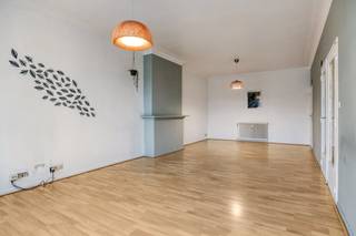 Apartment for sale in the Expo districtlayout:second floor (via stairs or elevator):- hall- spacious living room with greenery and open view of...