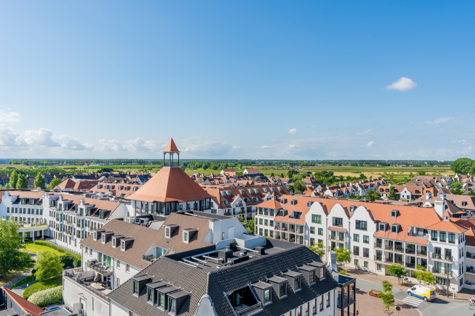 Appartement très conviviale et luxueux avec vue panoramique et terrasse ensoleillée. - photo 4
