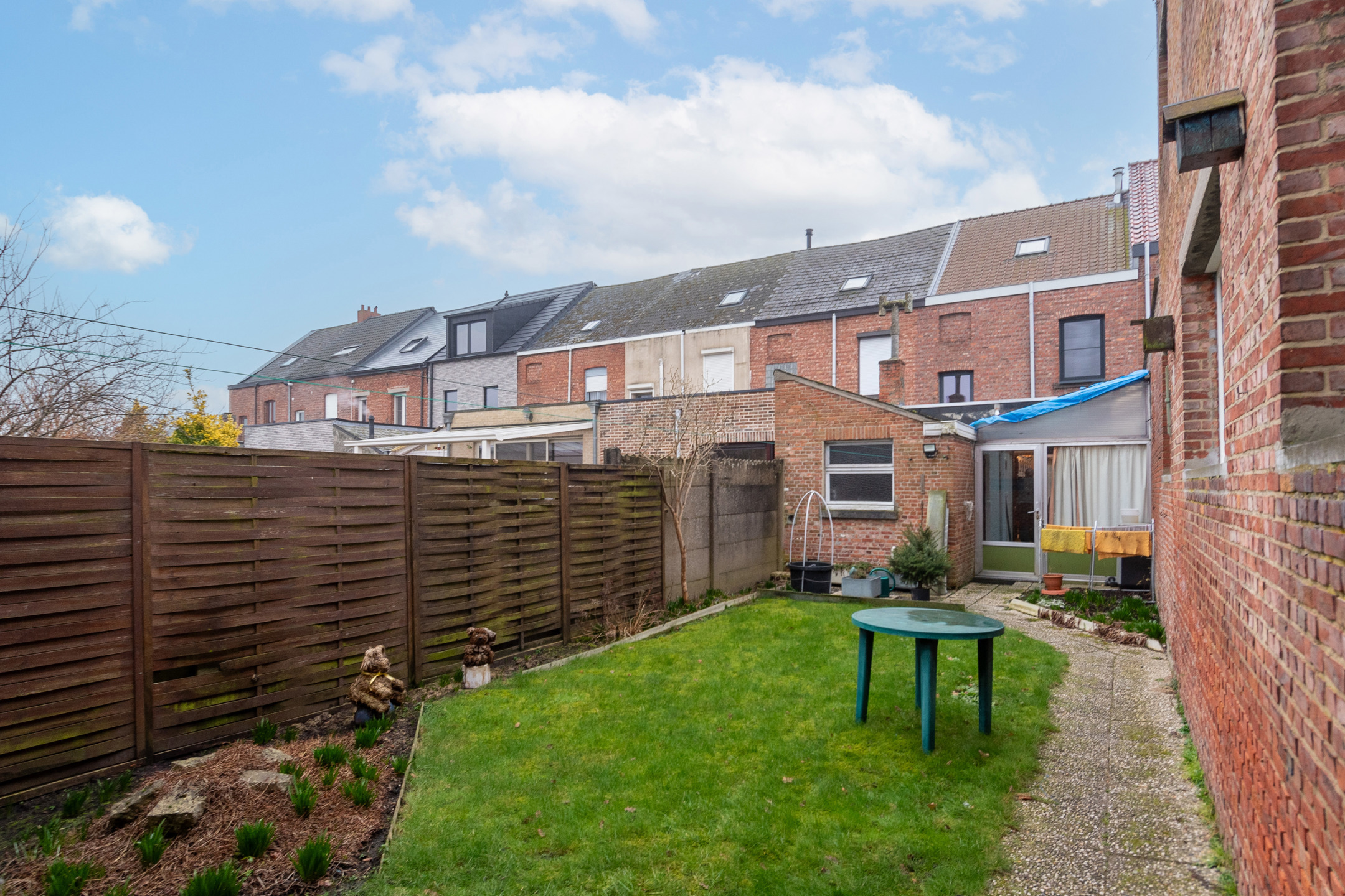 Woning met tuin en dubbele garage in het centrum van Leest! - foto 2
