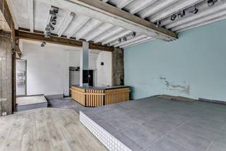 Voor meer info of een bezoek, bel 054 69 39 36 - In het centrum van Ninove bevindt zich deze opbrengsteigendom, bestaande uit een handelsruimte...