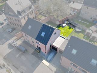 Recente, Instapklare HOB met 4 SLPK, Garage én Tuin!Ontdek deze recente (2024) halfopen bebouwing, rustig gelegen in een eenrichtingsstraat onder de...