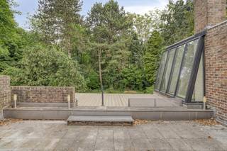 Langs de Maalse Steenweg bevindt zich dit verrassend ruim (378m² bewoonbare oppervlakte), polyvalent huis (°1976 - EPC 249) op een perceel van...