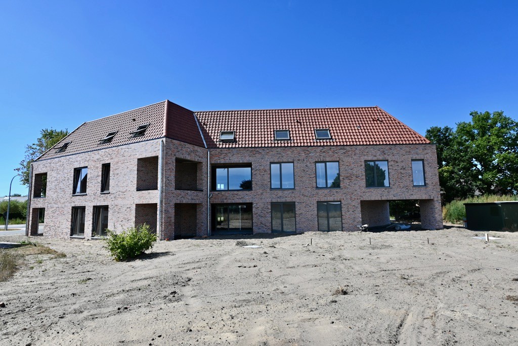 Ruim appartement op de eerste verdieping met 2 slaapkamers ! - foto 1