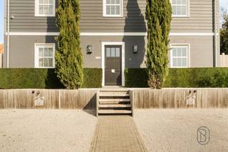 OPENDEURDAG ZATERDAG 28/03 - 11H TOT 13H! Prachtige exclusieve Mi Casa villa op een goeie strategische ligging in Waregem! Laat u verrassen door...