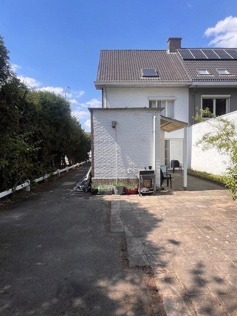 Maison à vendre à Saint-Nicolas avec 4 chambres - photo 4