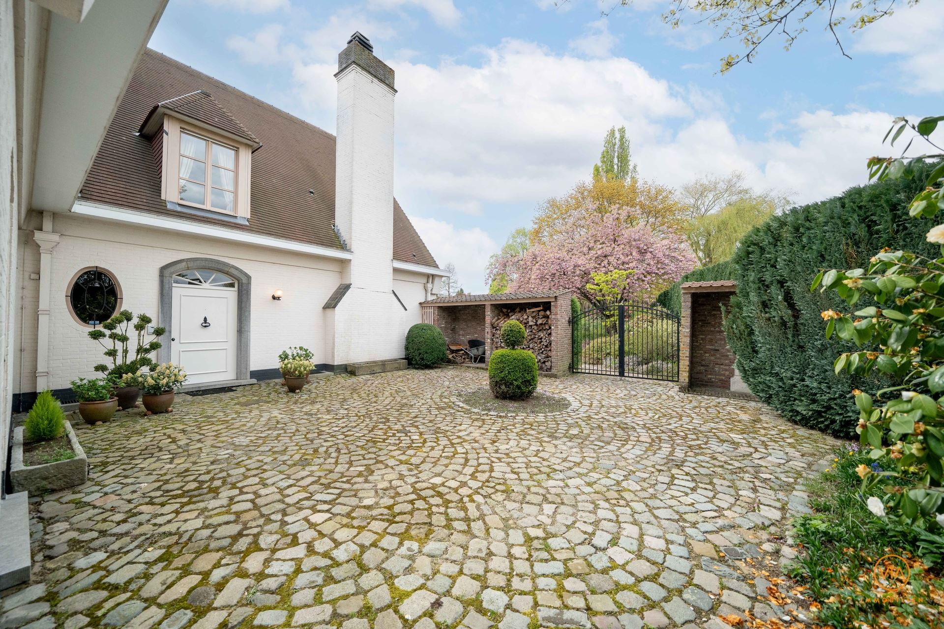 Unieke villa met +/- 1,7 Hectare park en deel bouwgrond - foto 4
