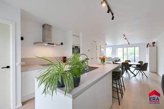 Welkom in de Katoenstraat te Eeklo, waar deze exclusieve nieuwbouwwoning op u wacht. Hier woont u in een rustige buurt, toch dichtbij...