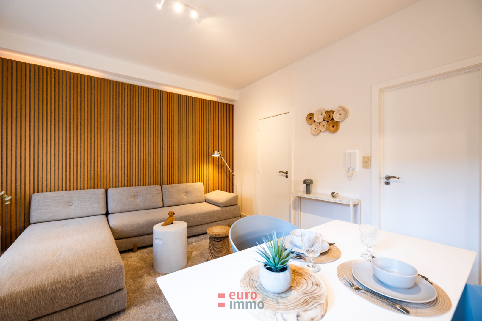 Studio rénové, très central mais situé au calme. - photo 2