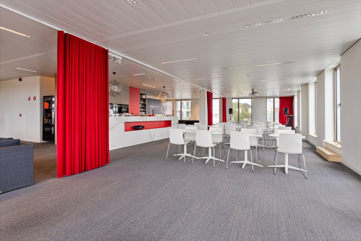 High-quality office building (2,061 m²) for sale in Ghent - photo 4