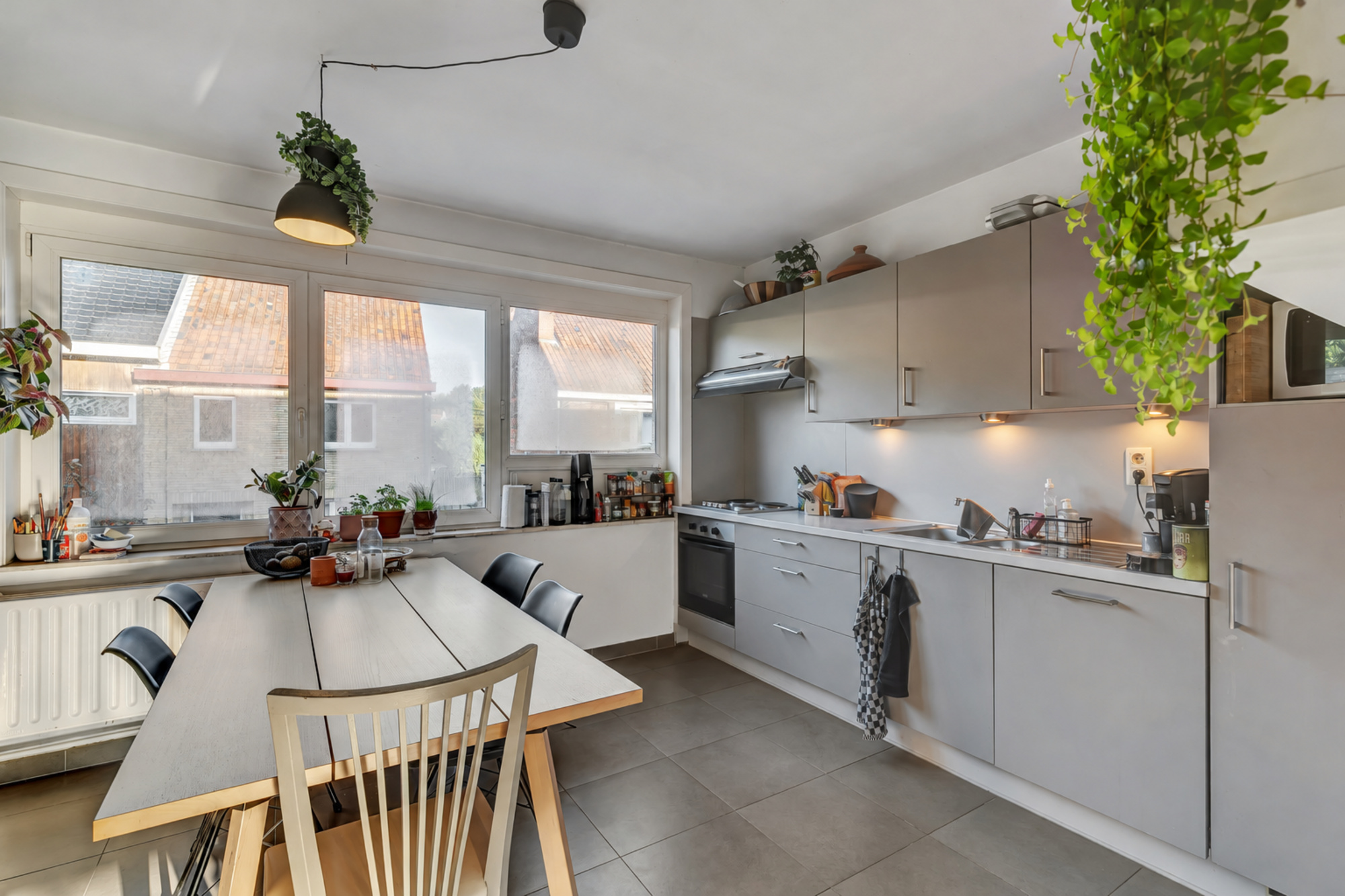 Te renoveren halfopen woning met tuin op toplocatie - foto 5