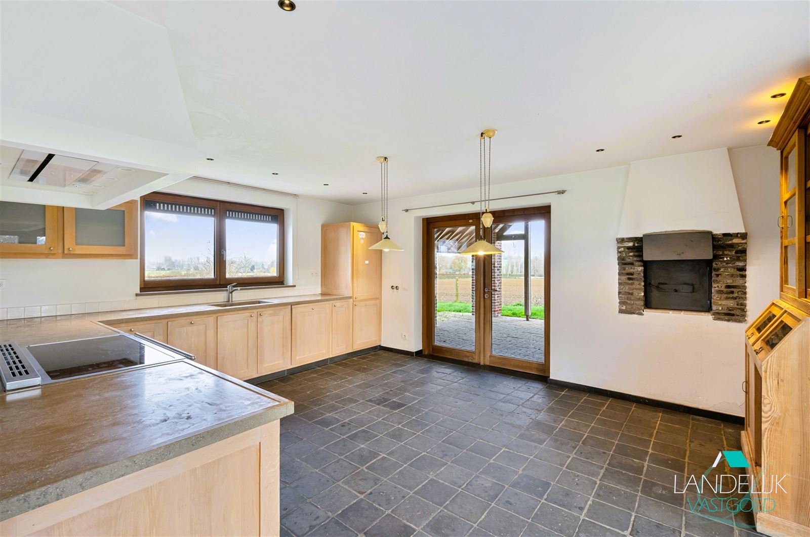 Charmant landhuis met uitzonderlijk landelijke ligging  - foto 2