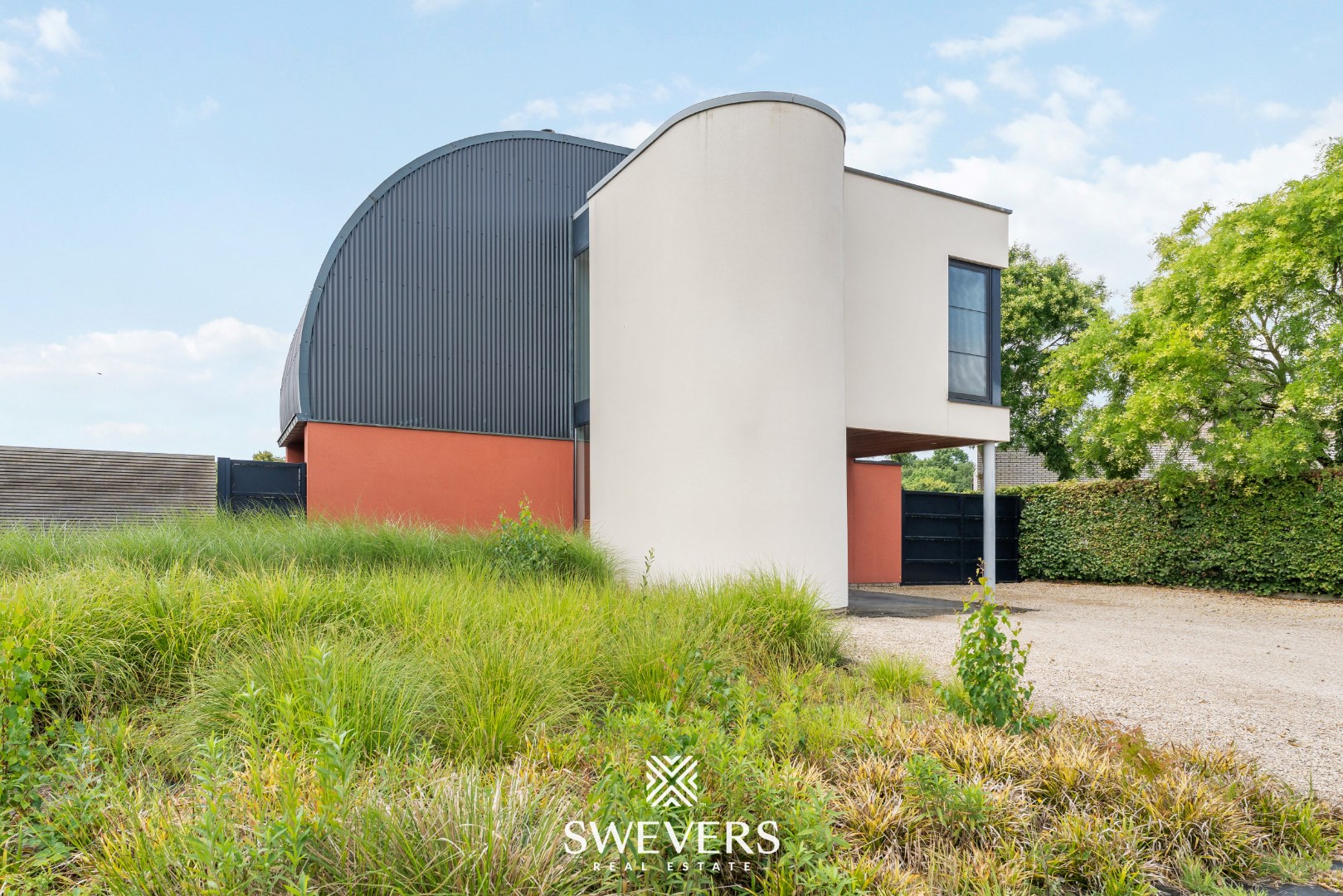 Unieke woning op 8a 86ca in doodlopende straat te Diepenbeek - foto 1