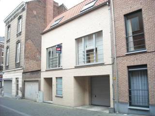Op zoek naar een moderne 2 slaapkamer-duplex in het centrum van Leuven? Dan is dit een echte topper.Het appartement, gelegen op het 1e verdiep, omvat...