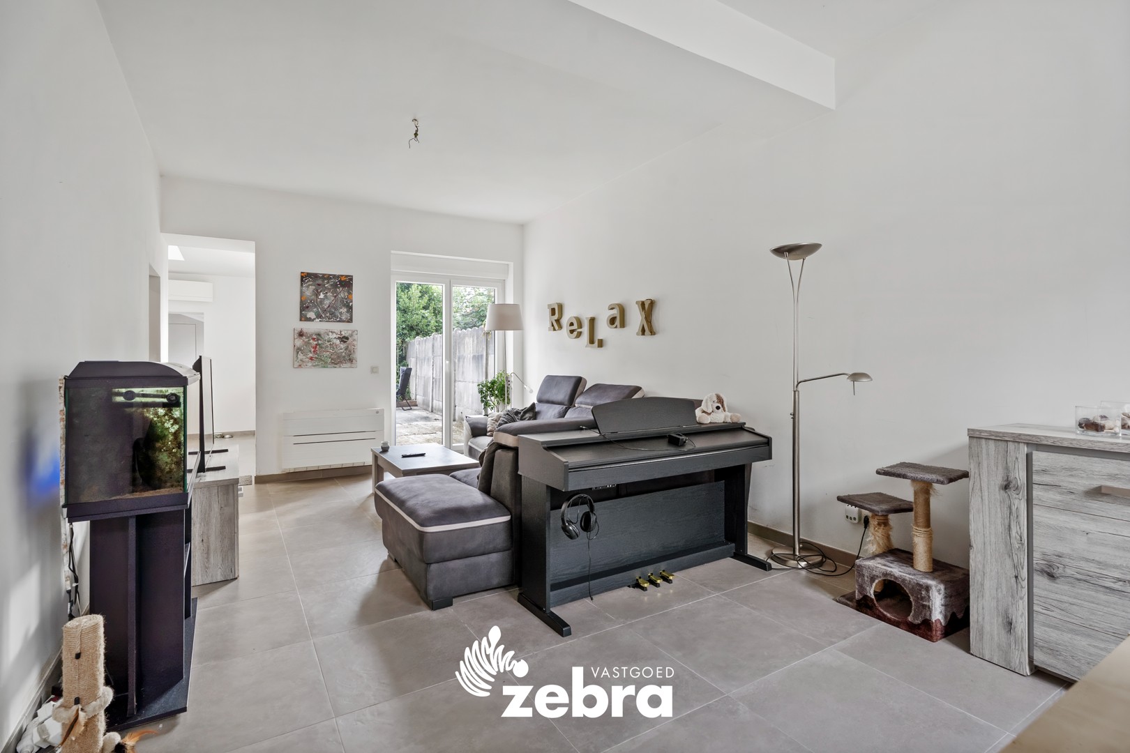 Gerenoveerde woning met 4 slaapkamers en garage te Roesbrugge! - foto 4