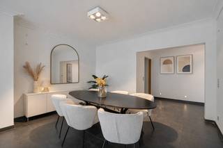 Op een toplocatie in Leuven, in de levendige Vaartstraat, bevindt zich dit ruim en lichtrijk appartement met een bewoonbare oppervlakte van...