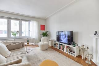 Ontdek dit stijlvolle appartement op de vierde verdieping van Residentie Majestic met zijdelings zeezicht en pal in het centrum. Het appartement...