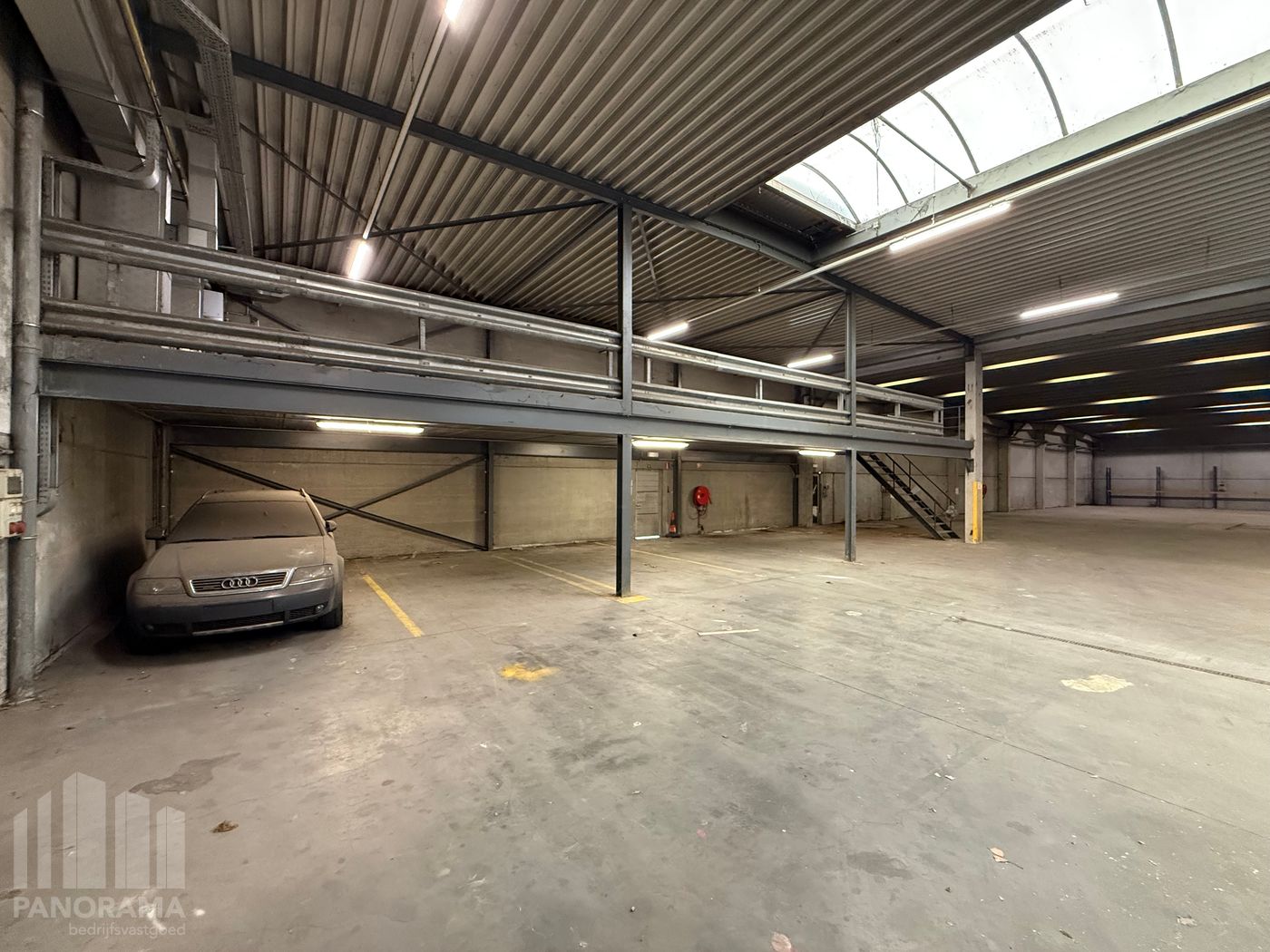 Veelzijdig bedrijfsgebouw met magazijn en kantoren op de Prijkels - foto 4