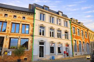 Topopbrengsteigendom met langdurige huurder Bpost en 3 ruime appartementenop unieke locatie in het centrum van Borgloon Bent u op zoek naar een...