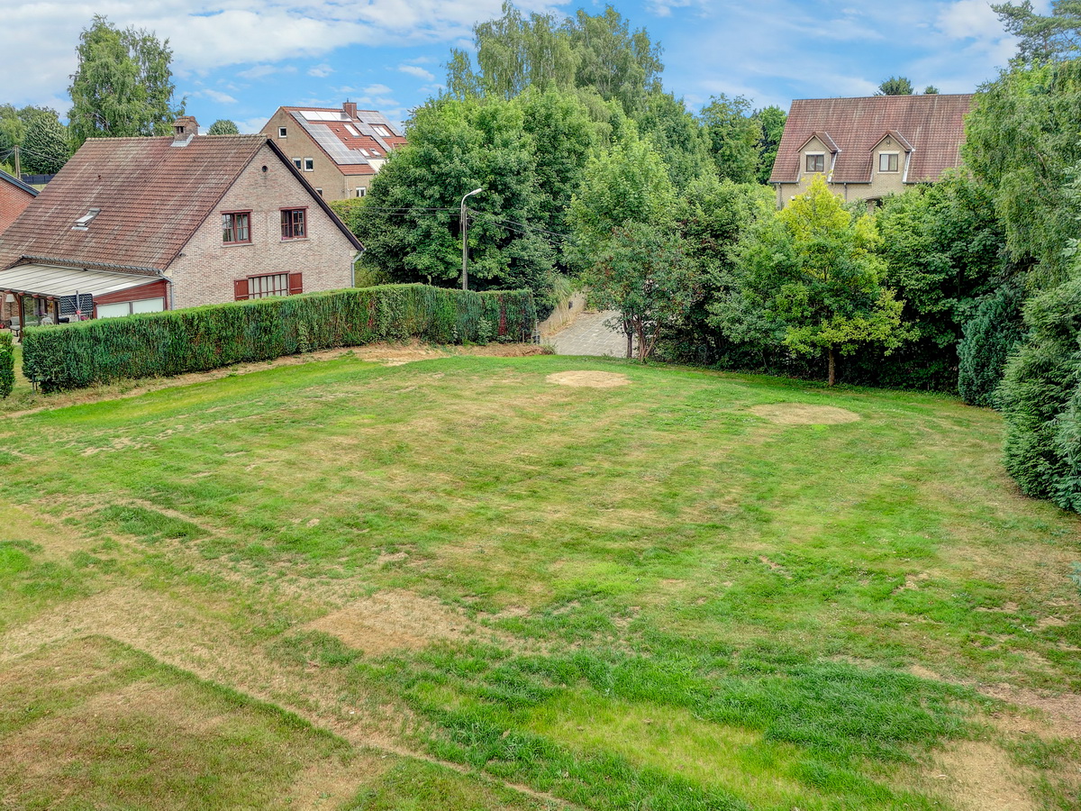 Centraal gelegen bouwgrond van 10a49ca! - foto 2