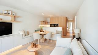 Appartement luxueusement rénové bénéficiant d’une situation exceptionnelle, à quelques pas de la Place du Phare, des commerces et de la...