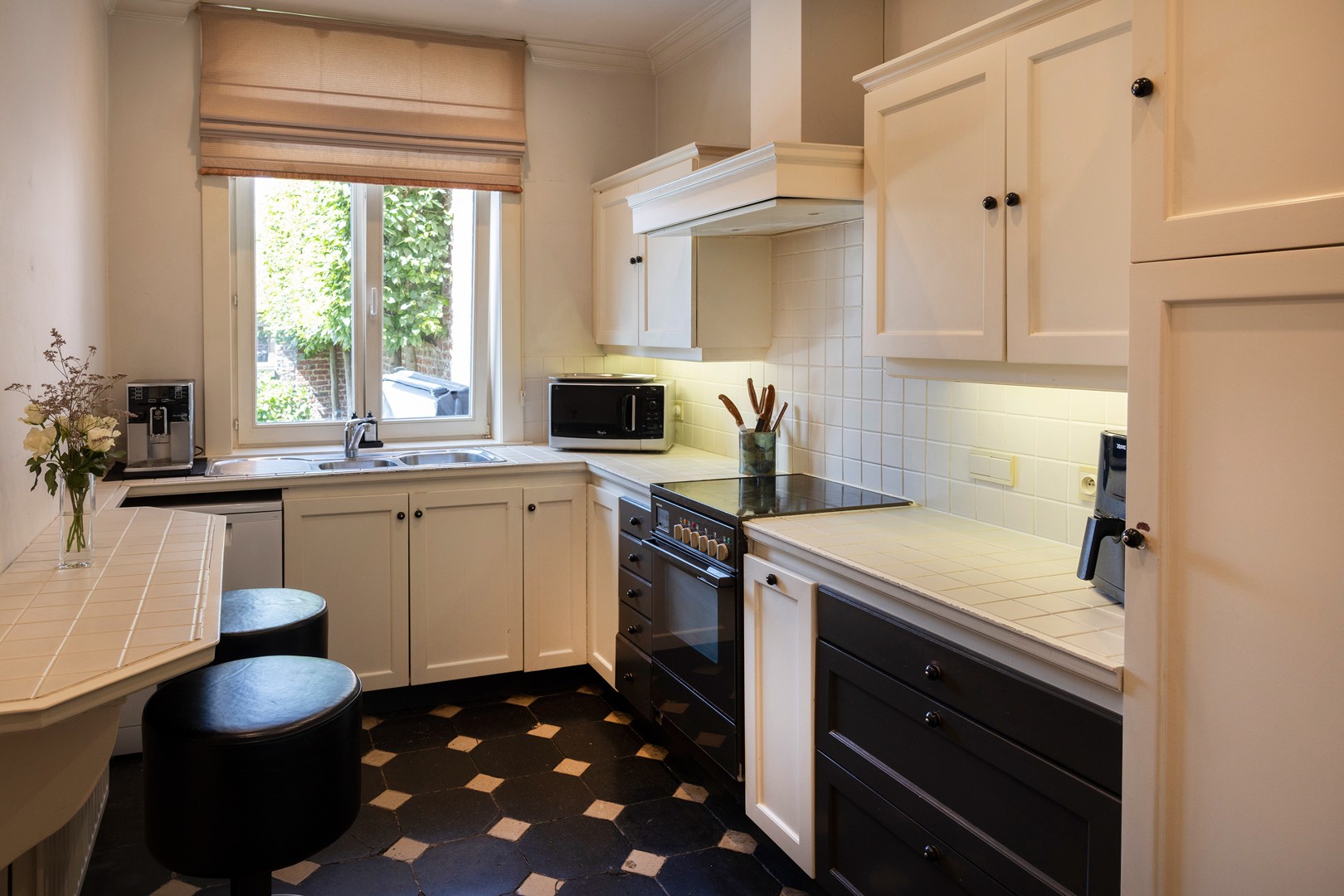Karaktervolle woning met 4 kamers en gezellige binnentuin. - foto 5