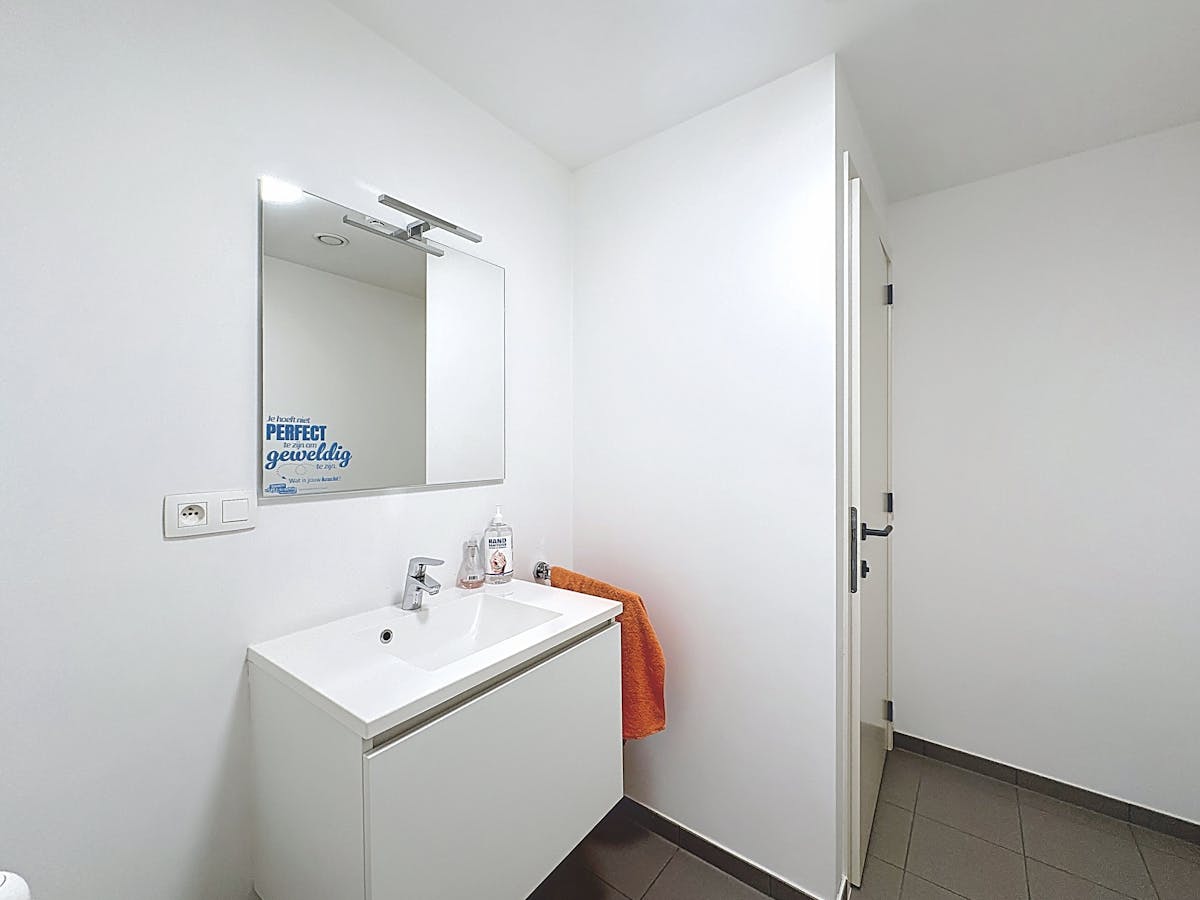 Espace de bureau de 162 m² à louer dans un emplacement privilégié à Waregem. - photo 5
