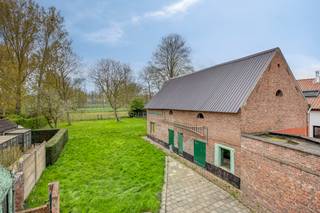 Ben je op zoek naar een renovatieproject met uitzonderlijk veel potentieel op een rustige ligging in Bazel?Deze woning, gelegen in de Hoogstraat,...