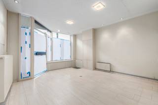 Ben je een handige duizendpoot en op zoek naar een woning om te renoveren? Dan kan dit pand gelegen op 219 m²,  je zeker en vast bekoren. Bijzondere troeven zijn de ligging op wandelafstand van centrum Roeselare, scholen, openbaar vervoer, station, winkels... Voor bezoek aan dit pand, contacteer nu Hyboma op 051/ 480 980 of Martine op 0497/ 525 504