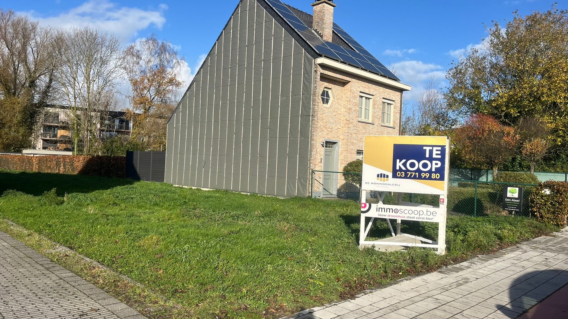 Uitstekend gelegen stuk bouwgrond voor een half open bebouwing! - foto 3