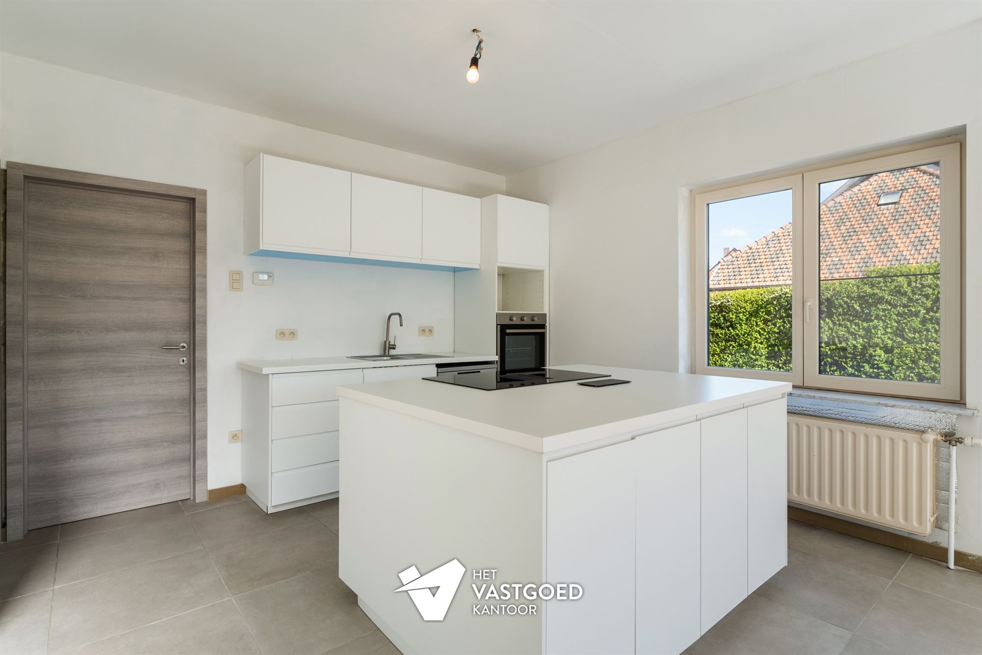 RECENT GERENOVEERDE RUIME WONING (220M²) MET 5 SLAAPKAMERS EN TUIN MET TUINKAMER TE BERINGEN - foto 4