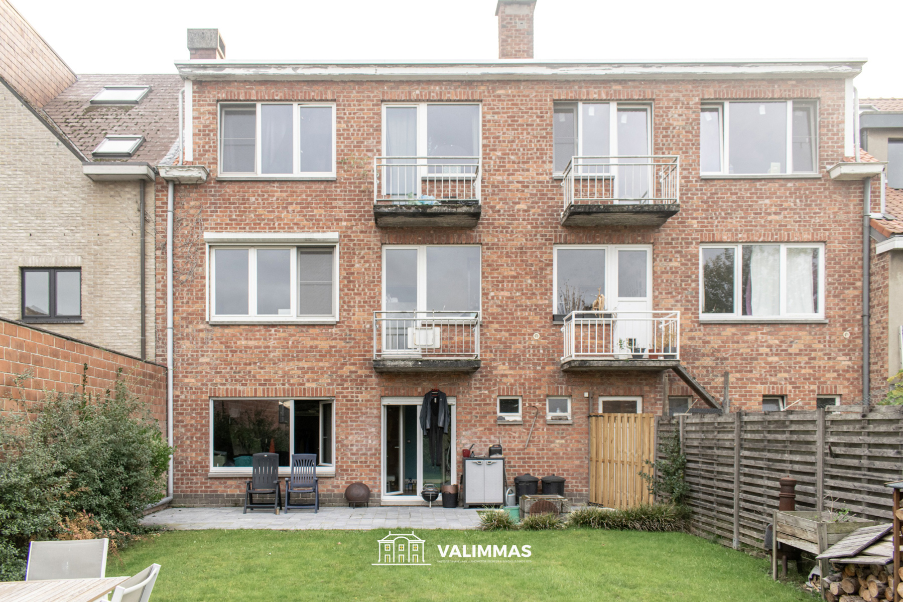 Welgelegen gelijkvloersappartement met groot terras en tuin - foto 5