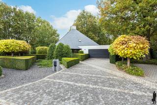 Unieke, open architectenwoning gelegen in rustige en groene, bosrijke omgeving in één van de mooiste wijken te Retie, nabij Postel en de...