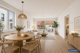 Dit gerenoveerde appartement bevindt zich in de rustige residentie ‘Christina’, op een gunstige locatie nabij het bruisende stadscentrum van Roeselare. Via de lift bereikt u vlot het appartement op de eerste verdieping.<br /><br />Bij het binnenkomen komt u in de inkomhal van hieruit bereikt u de lichtrijke leefruimte, de recent vernieuwde en volledig ingerichte keuken.<br />Verder beschikt het appartement over twee volwaardige slaapkamers en een vernieuwde badkamer, uitgerust met een inloopdouche en een lavabomeubel.<br /><br />Een absolute troef zijn de twee ruime terrassen, waarvan één voorzien is van een praktische berging. Daarnaast beschikt het appartement over een privatieve kelderberging, een gemeenschappelijke fietsenberging en parkeerplaatsen voor bewoners.<br /><br />Goed om weten: <br />Mogelijkheid tot aankoop van:<br />Garagebox aan <strong>€25.000,-<br /><br />Diverse renovatiewerken aan de gemeenschappelijke delen werden reeds uitgevoerd, waaronder het platte dak, de liften, de balkons en balustrades, de rookgasafvoerkanalen, de videofoon, de brievenbussen en de voortuin.</strong><br /><br />Bent u op zoek naar een instapklaar appartement op een rustige, maar centrale locatie, of naar een interessante vastgoedinvestering?<br />Dan is dit appartement absoluut een bezoek waard!