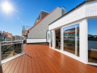 Ce penthouse exclusif, avec ses dimensions exceptionnelles et ses terrasses spacieuses, bénéficie d'un emplacement de choix à proximité de la mer...