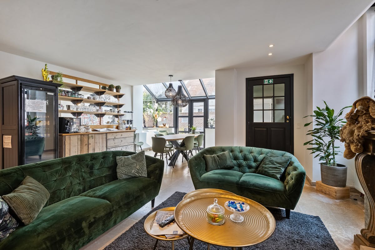 Charming 4 bedroom townhouse in Bruges - photo 2