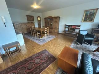 Dit ruim appartement met een bewoonbare oppervlakte van 116 m² is gelegen in een kleinschalige residentie, op een uitstekende locatie nabij het centrum van Edegem. Je geniet hier van een rustige woonomgeving met winkels, openbaar vervoer, scholen en andere voorzieningen op wandel- en fietsafstand.<br /><br />Het appartement beschikt over een lichtrijke leefruimte die uitgeeft op één van de twee terrassen, waardoor je op elk moment van de dag kan genieten van een aangename buitenruimte. Verder geniet het appartement van een aparte keuken, twee volwaardige slaapkamers, een badkamer, een tweede terras en een garage.<br /><br />Kortom, een appartement met 2 slaapkamers, 2 terrassen en heel wat potentieel, ideaal voor wie op zoek is naar een ruim appartement op een toplocatie in Edegem.<br /><br />De algemene voorwaarden van Dewaele DIY kunt u steeds raadplegen via dewaele.com.<br /><br />Dit pand is onderworpen aan de renovatieverplichting van de Vlaamse overheid voor residentiële gebouwen (behoudens bij sloop binnen 5 jaar na de aankoop). Consulteer voor meer informatie de website van het Vlaams Energie- en Klimaatagentschap via https://www.vlaanderen.be/een-woning-kopen/renovatieverplichting-voor-residentiele-gebouwen<br /><br />Bestuursmaatregelen in het maatregelenregister: ja