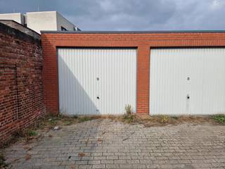 Afgesloten garagebox in centrum Arendonk.Huurprijs: €70,00 per maand.Beschikbaarheid: Onmiddellijk...