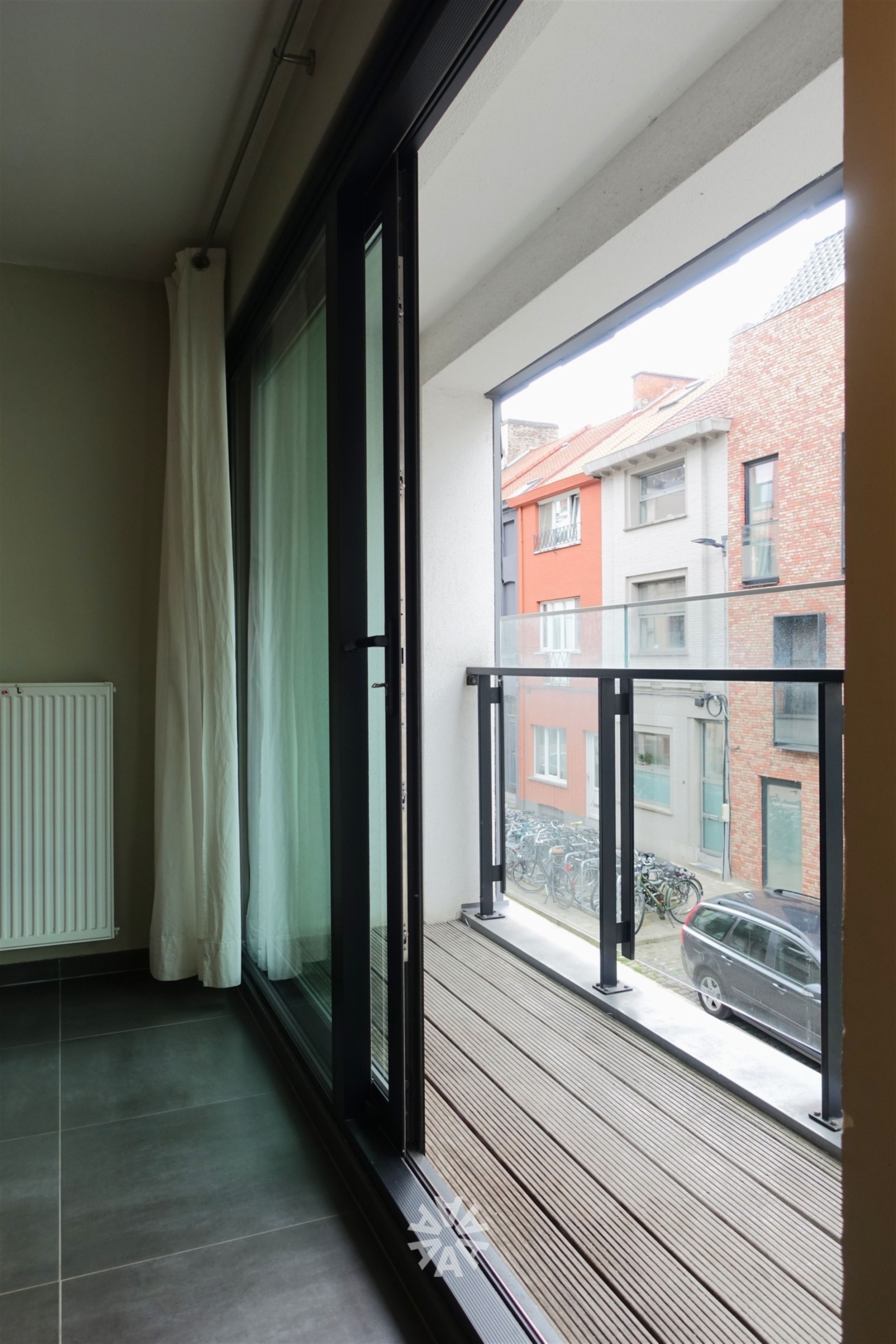 Gemeubeld appartement nabij Sint-Pietersstation te huur in Gent - foto 5