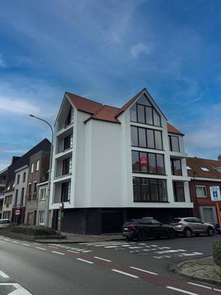 Residentie Raphael, gelegen aan de Kerkstraat 247 in Blankenberge, geniet van een vlotte bereikbaarheid nabij het centrum, het station en...